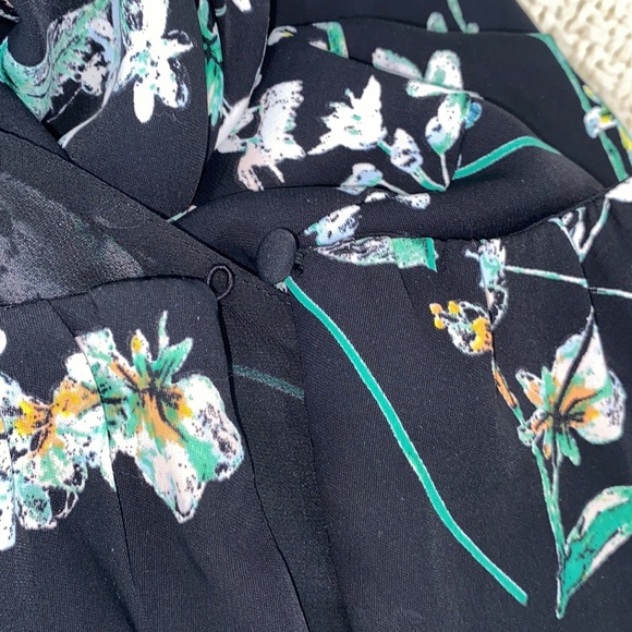 Tahari black floral pant jumpsuit; size 10 - Picture 7 of 8